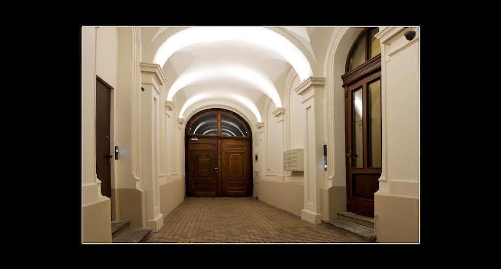 777 Apartaments Краков Экстерьер фото